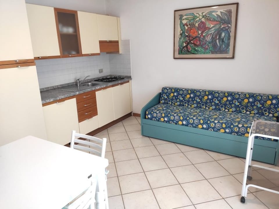 Apartment, 1 Bedroom, Balcony | Interior