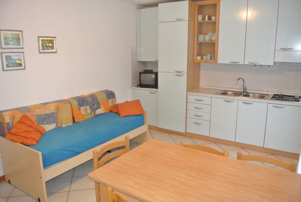Apartment, 2 Bedrooms, Balcony | Living room