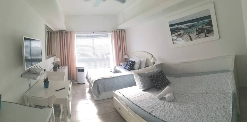 Charming Studio Apartment With Pool Access in Central Gibraltar Apartment in Gibraltar