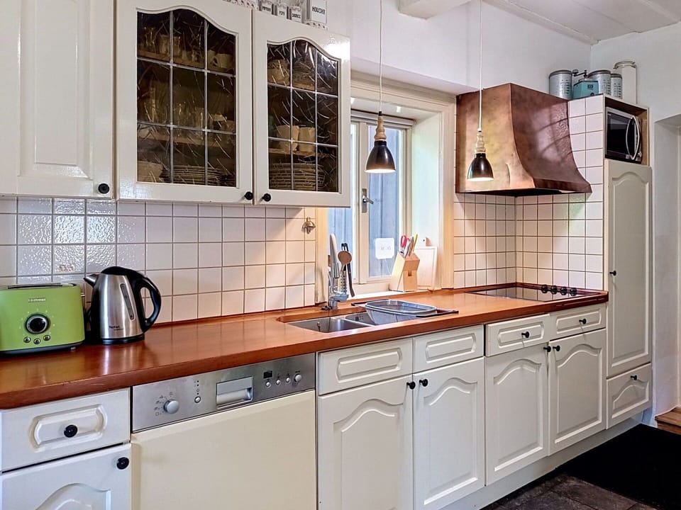 Kitchen, Countertop, Cabinetry, Interior Design, Kitchen Sink, Flooring, Kitchen Appliance, Plumbing Fixture, Sink, Tap