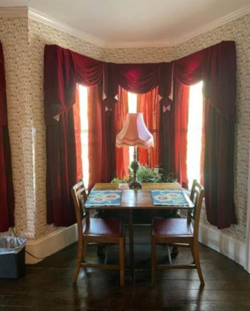 Classic Double Room, 1 Queen Bed, Non Smoking, Mountain View | Free WiFi