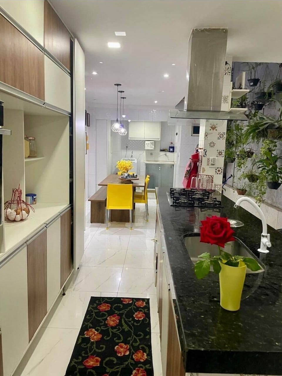 Basic Chalet | Private kitchen | Full-size fridge, microwave, oven, stovetop
