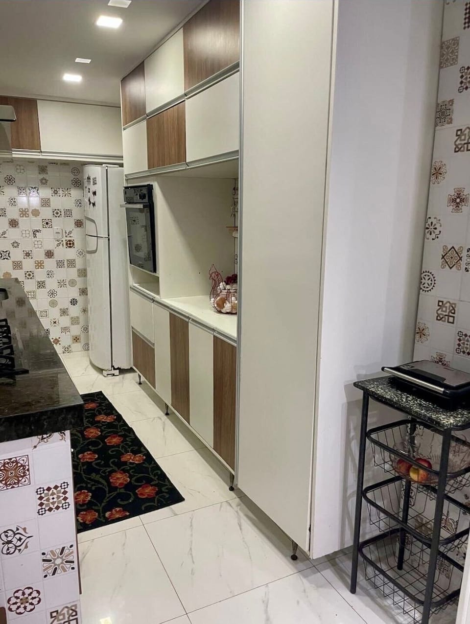 Basic Chalet | Private kitchen | Full-size fridge, microwave, oven, stovetop
