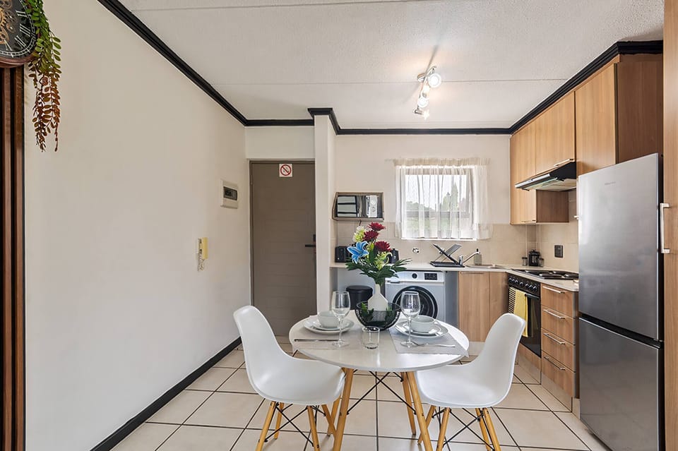 Apartment, 1 Bedroom, Patio | Dining room