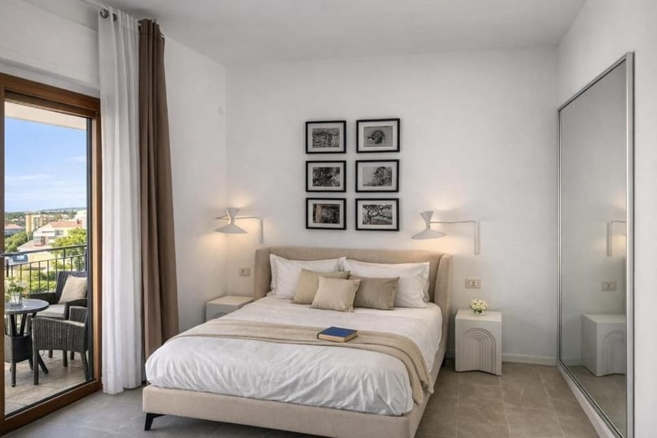 Double Room, Balcony, City View | Soundproofing, iron/ironing board, free WiFi