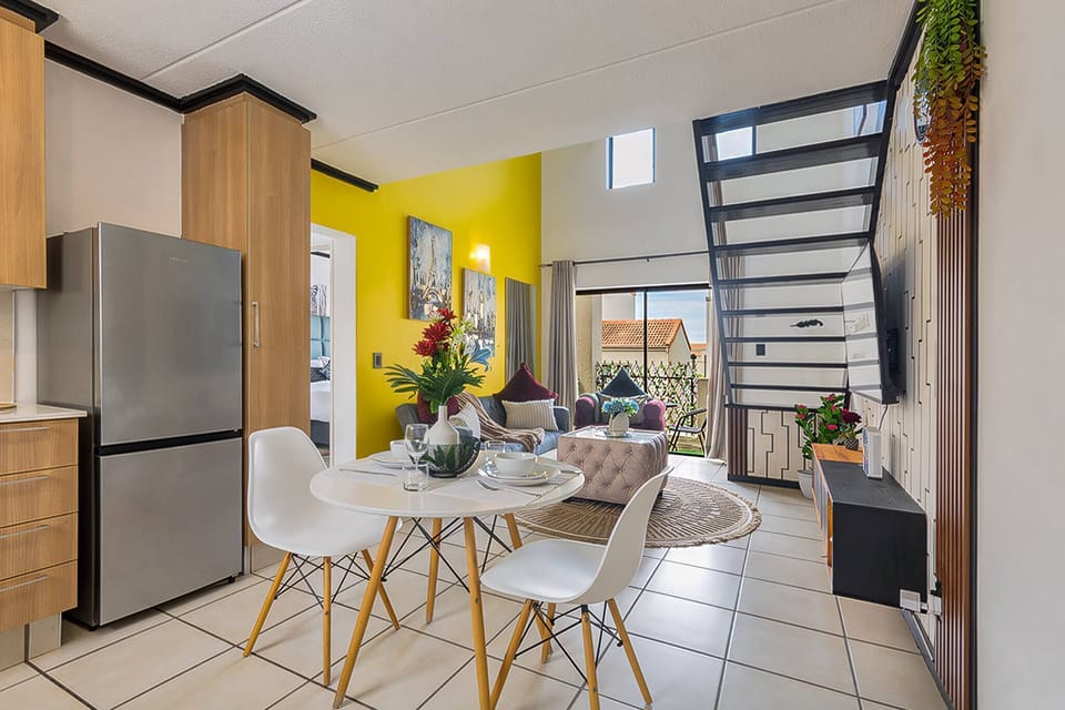 Apartment, 2 Bedrooms, Patio | Dining