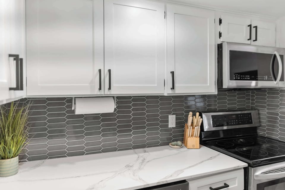 Enjoy cooking up delicious memories here. A 5 burner electric stove & oven are waiting for you. We provide all pots & pans, dishes, & utensils. Plenty of counter space for prepping. 