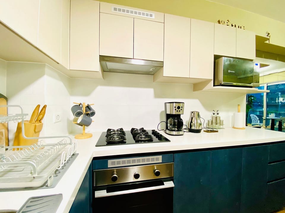 Basic Apartment | Private kitchen | Dining tables