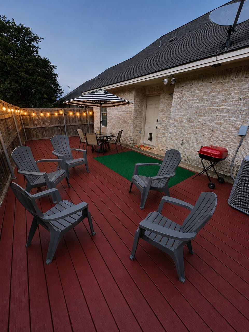 Outdoor dining