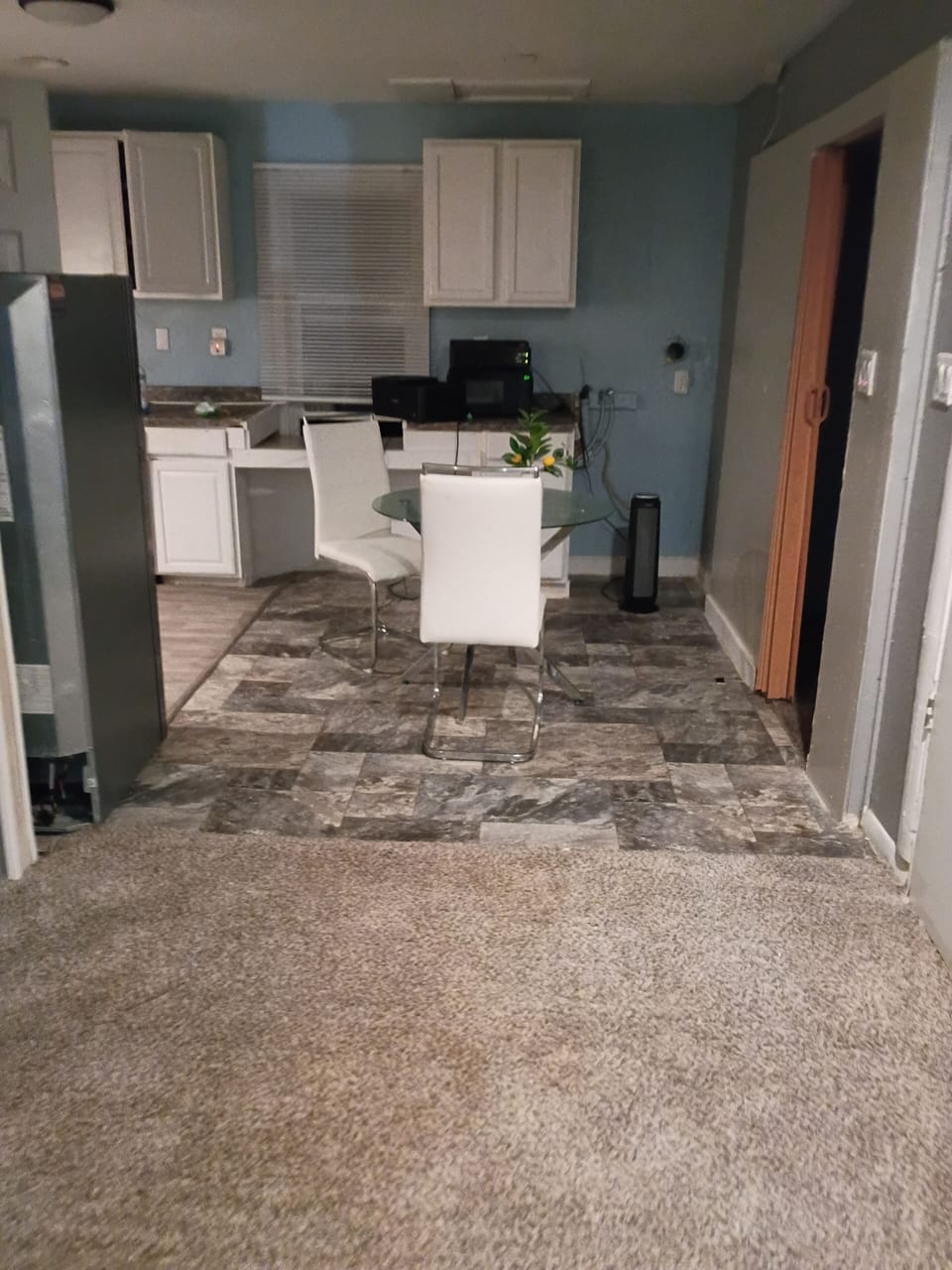 microwave, indoor dining, indoor, dining table