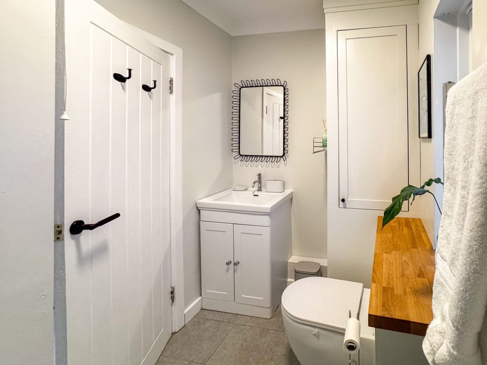 Cosy 2 Bed Viking Bay Cottage Apartment in Broadstairs
