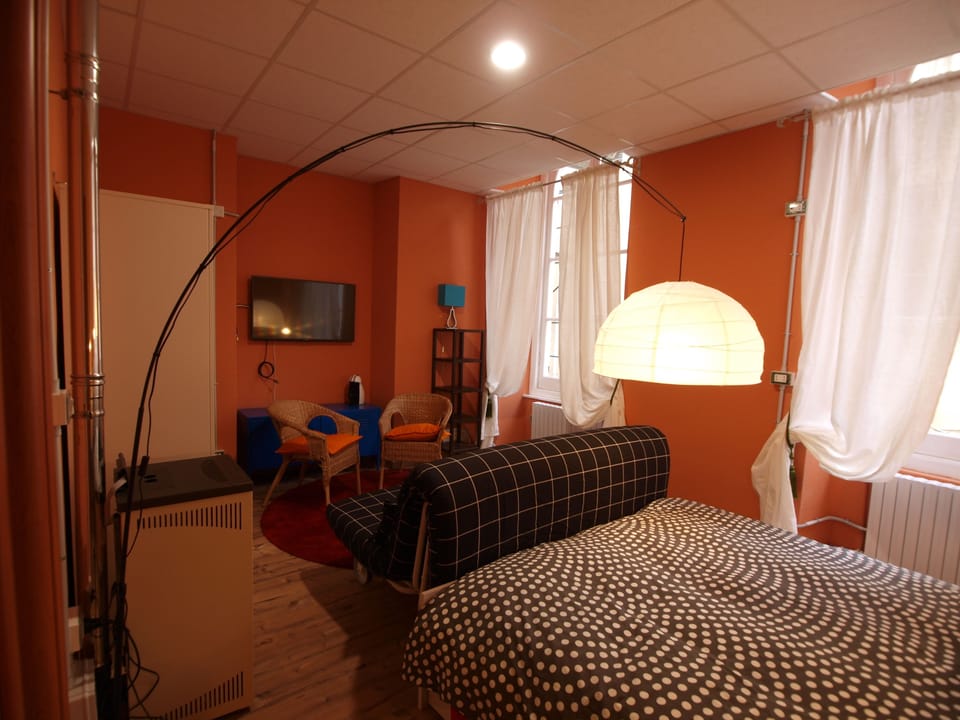 Quadruple Room | Desk, blackout drapes, soundproofing, free WiFi