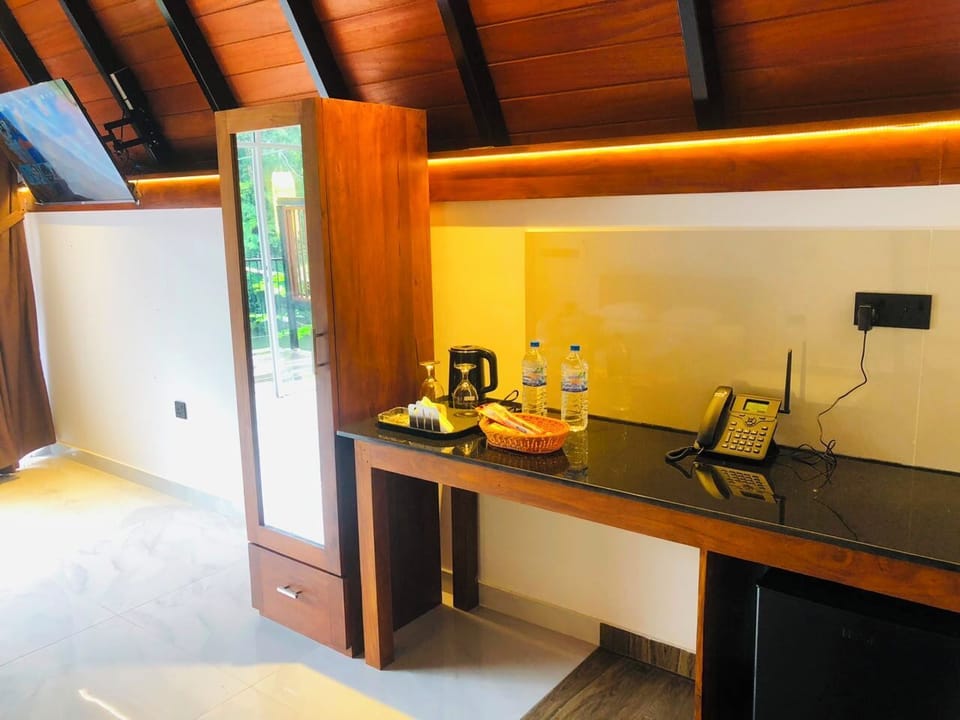 Comfort Quadruple Room, Balcony, River View | Desk, free WiFi