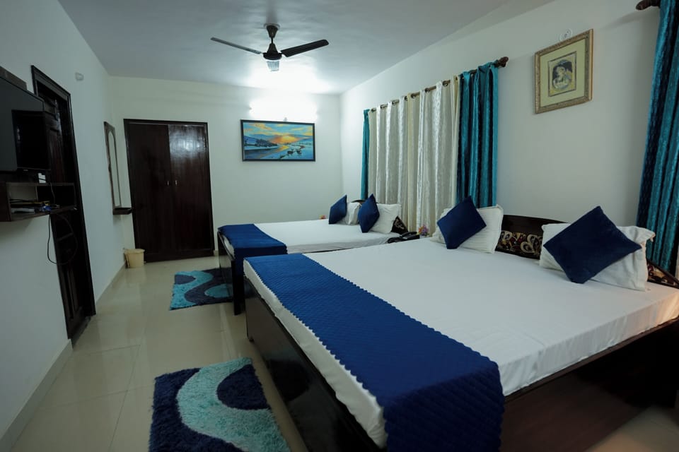Family Room, Mountain View | Desk, laptop workspace, free WiFi, bed sheets