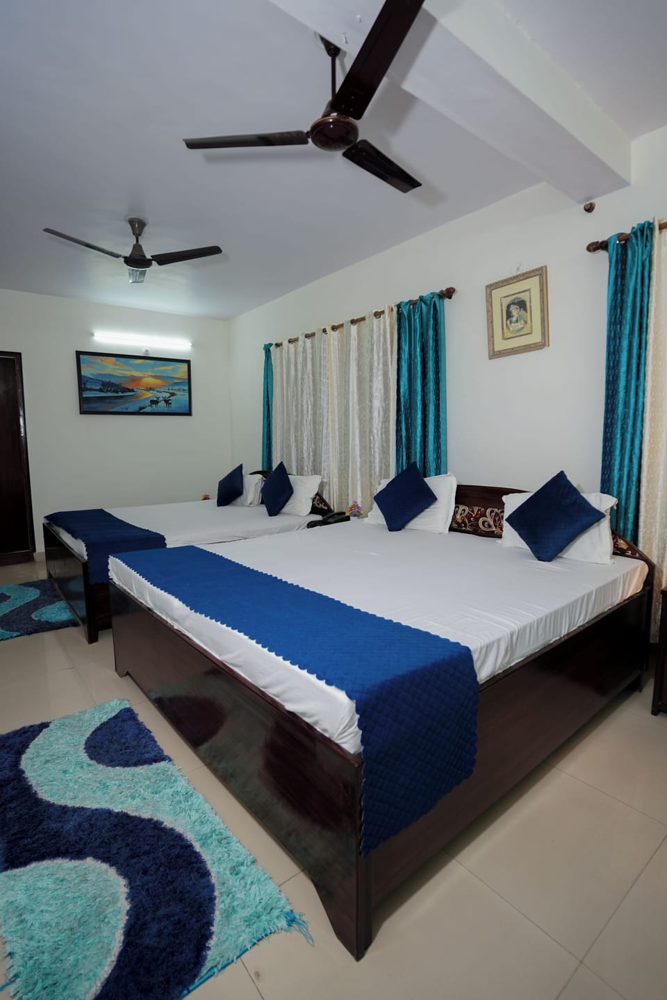 Family Room, Mountain View | Desk, laptop workspace, free WiFi, bed sheets