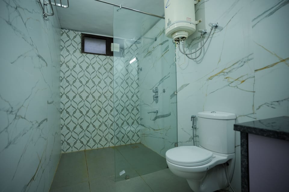 Shower, towels
