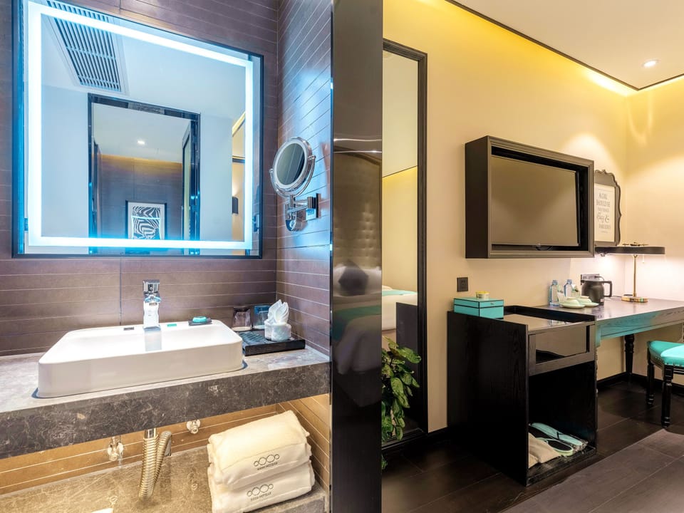 Standard Double Room, No Windows | Bathroom | Free toiletries, hair dryer, slippers, towels