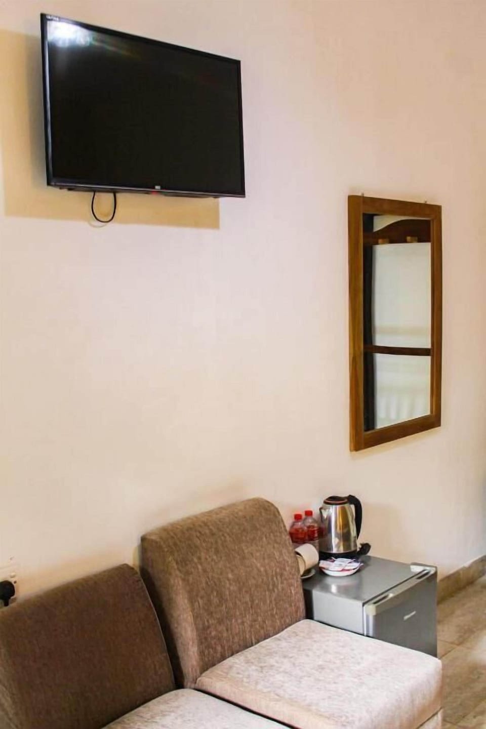 Deluxe Triple Room, Balcony | Living area