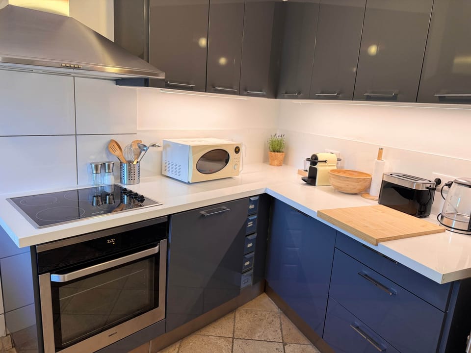 A full equipped private kitchen