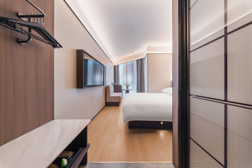 Superior Single Room | Down comforters, blackout drapes, WiFi (free), bed sheets
