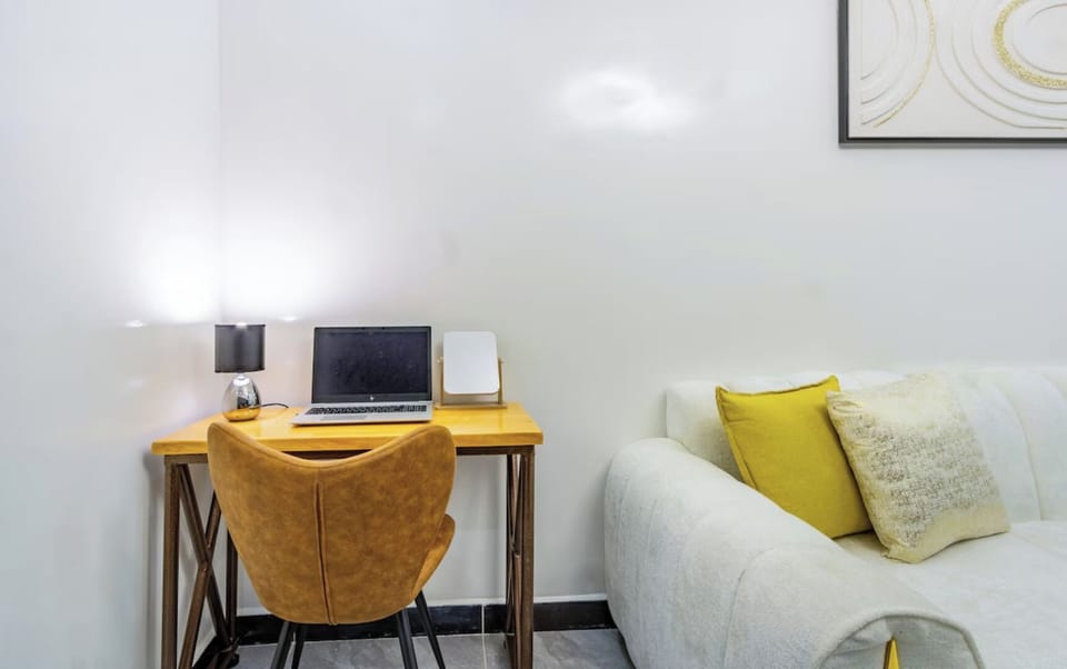 Deluxe Apartment, Balcony, City View | Interior