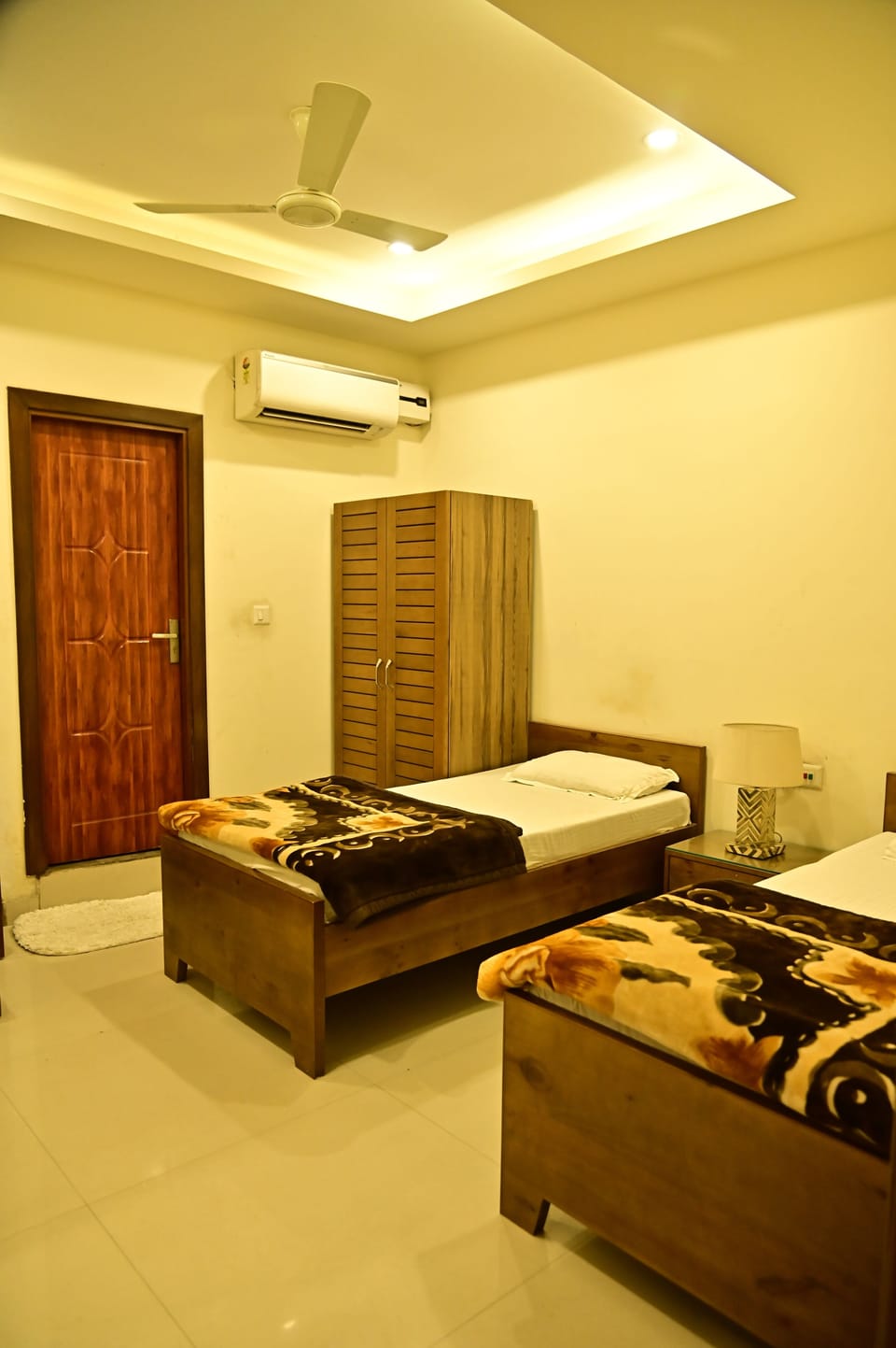Deluxe Double or Twin Room, City View | Desk, laptop workspace, iron/ironing board, free WiFi