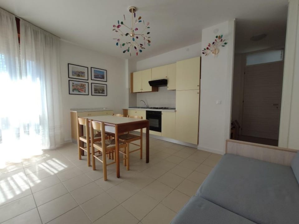 Apartment, 1 Bedroom, Terrace, Ocean View | Dining room
