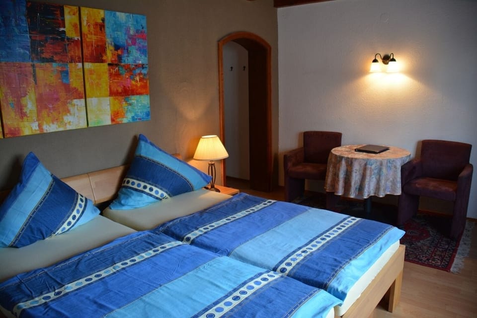 Comfort Double or Twin Room, Ground Floor | Individually decorated, individually furnished, iron/ironing board