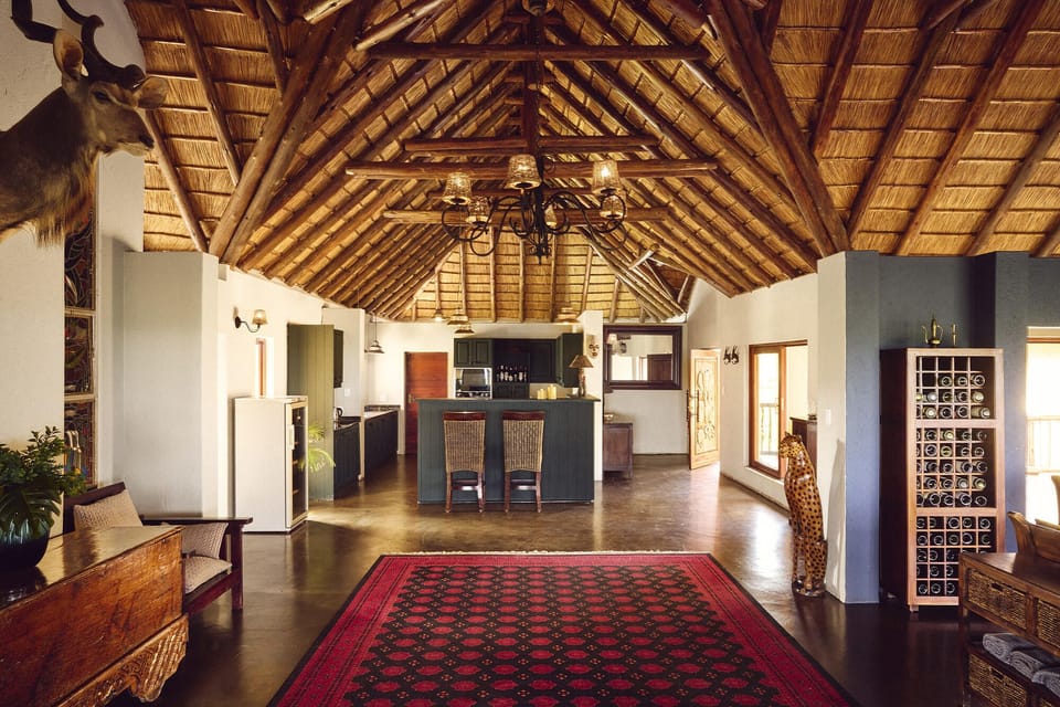 Deluxe Villa, Mountain View | Living area