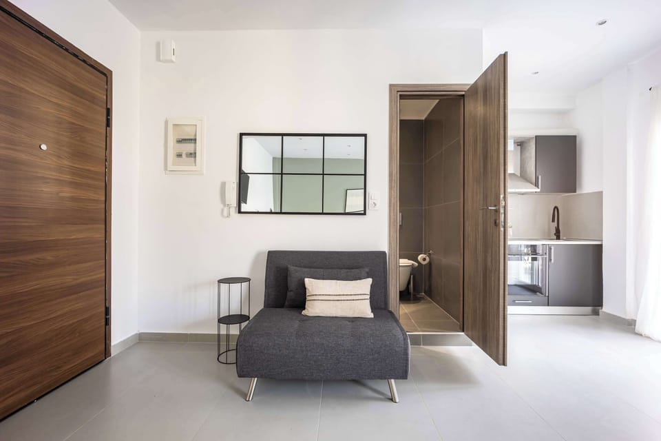 Stylish Studio l Balcony l No Elevator Apartment in Athens