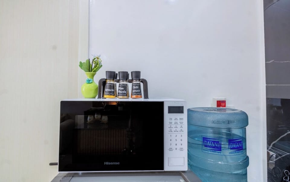 Deluxe Apartment, Balcony, City View | Microwave