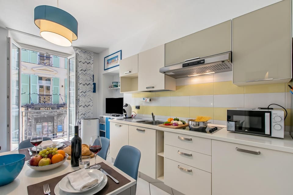 Kitchen and dining area