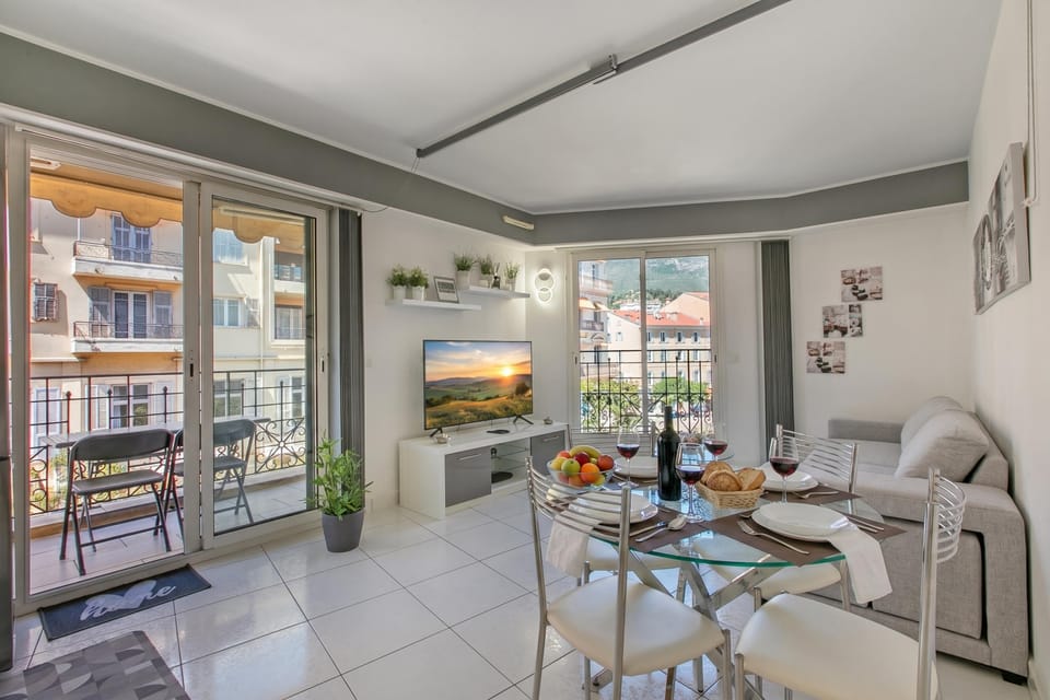 Living and dining room