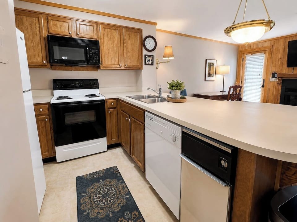 Fully-equipped with pots, pans & utensils.