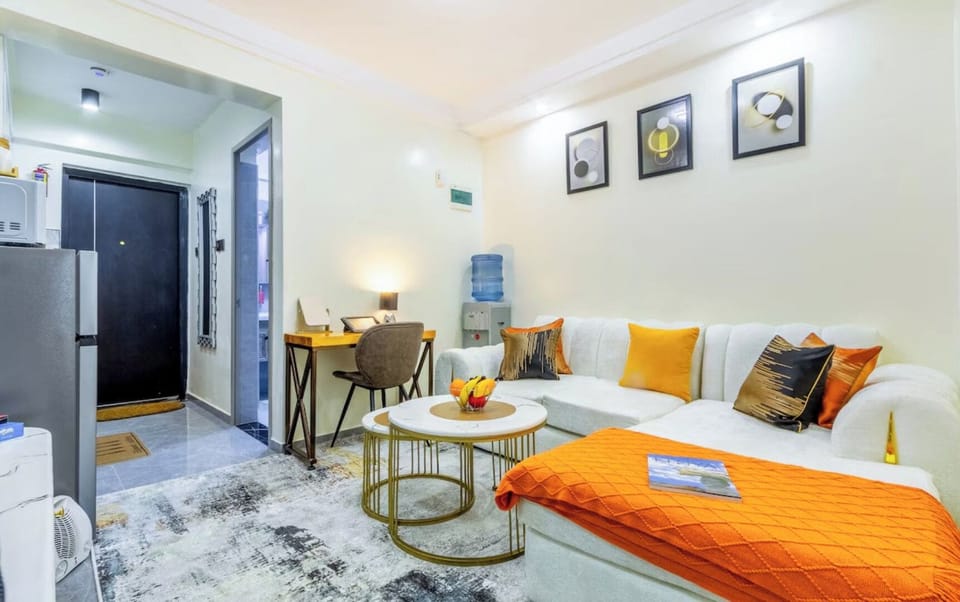 Deluxe Apartment, Balcony, City View | Living area