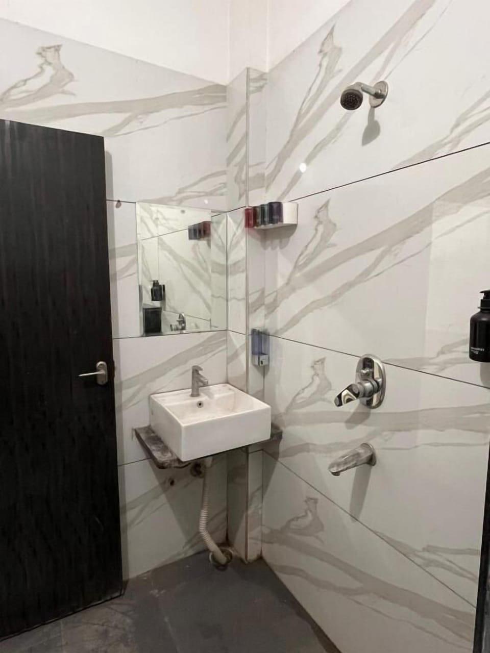 Slippers, shampoo, toilet paper