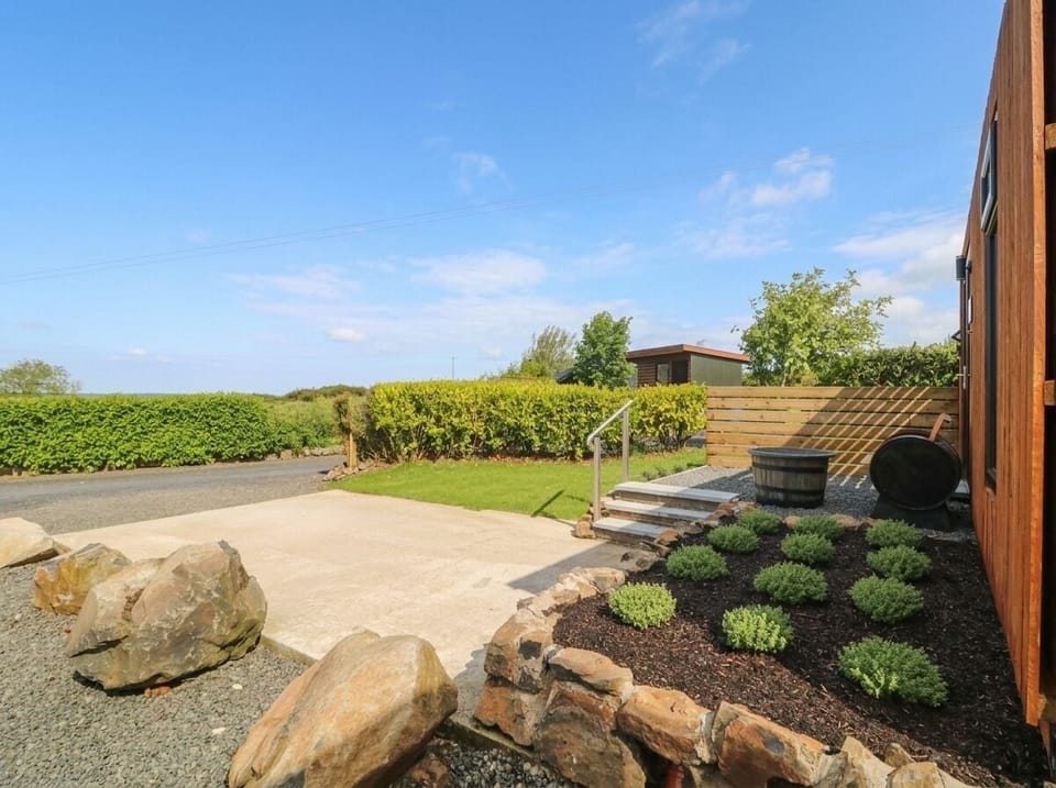 Cottage | Property grounds