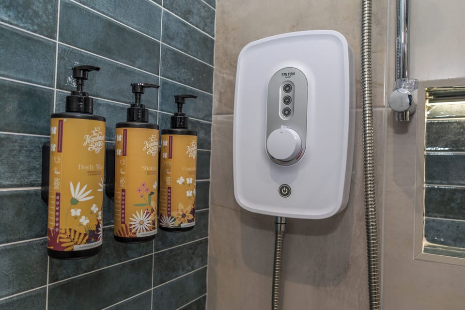 Chalet | Bathroom amenities | Free toiletries, hair dryer, towels, soap