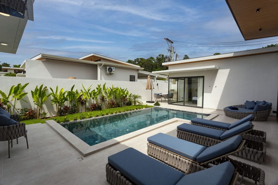 Pool & Patio