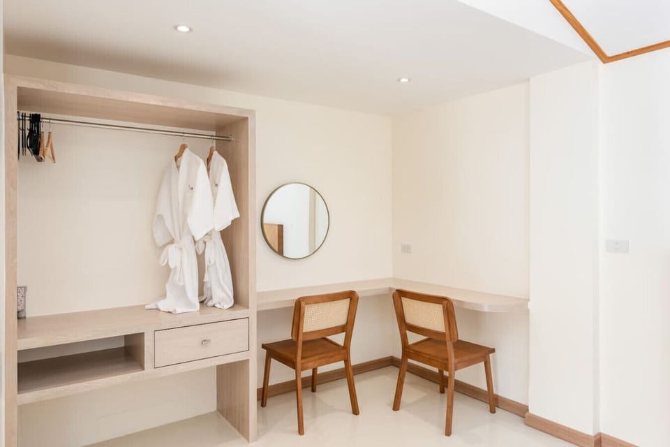 Walk-In Wardrobe with Guest Robes - Bankun Luxury Villa Koh Samui