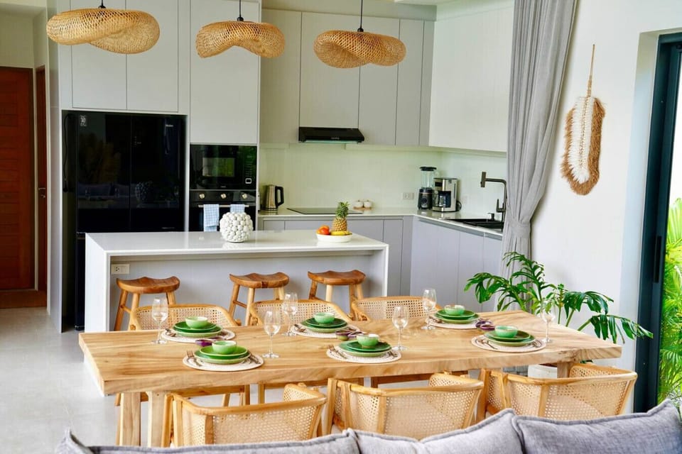 Fully equipped kitchen and dining area in Bophut vacation rental with seating for 6