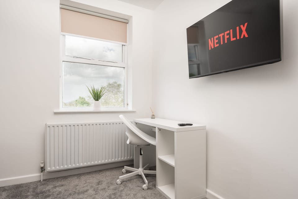 Near Anfield 3BR Apartment Free Parking Apartment in Liverpool