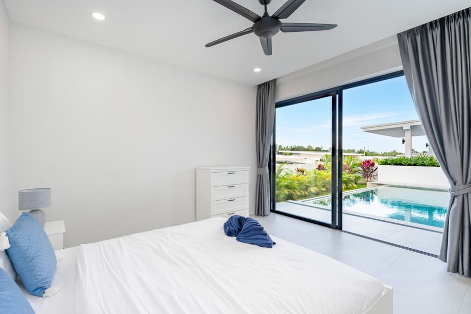 Poolside Bedroom - Wake Up to Stunning Pool & Garden Views
