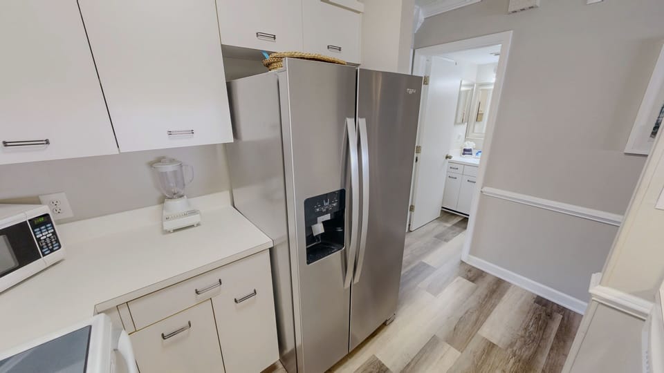Condo, 1 Bedroom | Private kitchen | Coffee/tea maker, fridge, oven, toaster