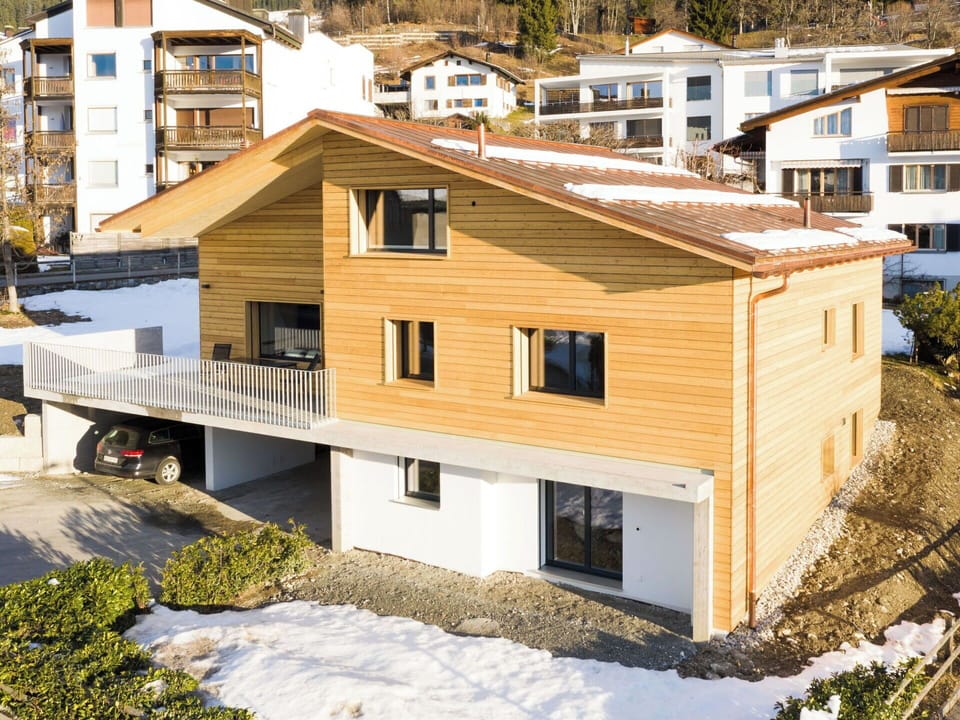 Window, Architecture, Residential Area, House, Home, Roof, Cottage, Driveway, Suburb, Mid-Size Car