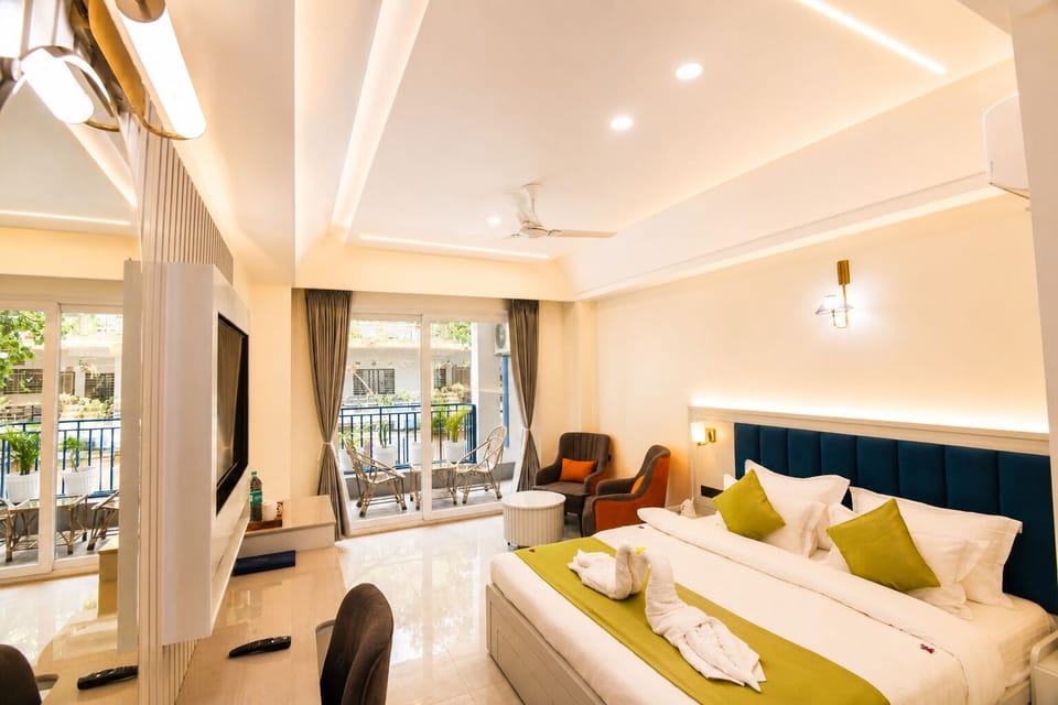 Superior Double Room, Hill View | In-room safe, desk, laptop workspace