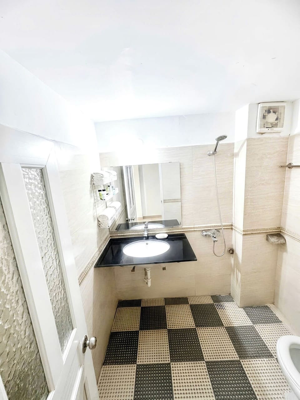 Family Suite, Balcony, City View | Bathroom | Slippers
