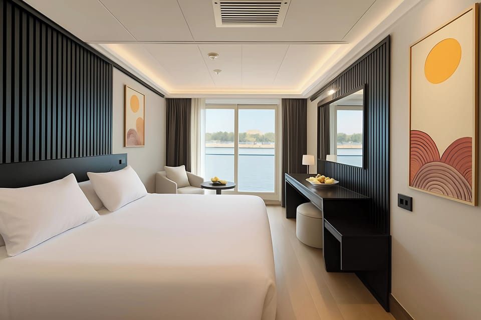 In-room safe, blackout drapes, soundproofing