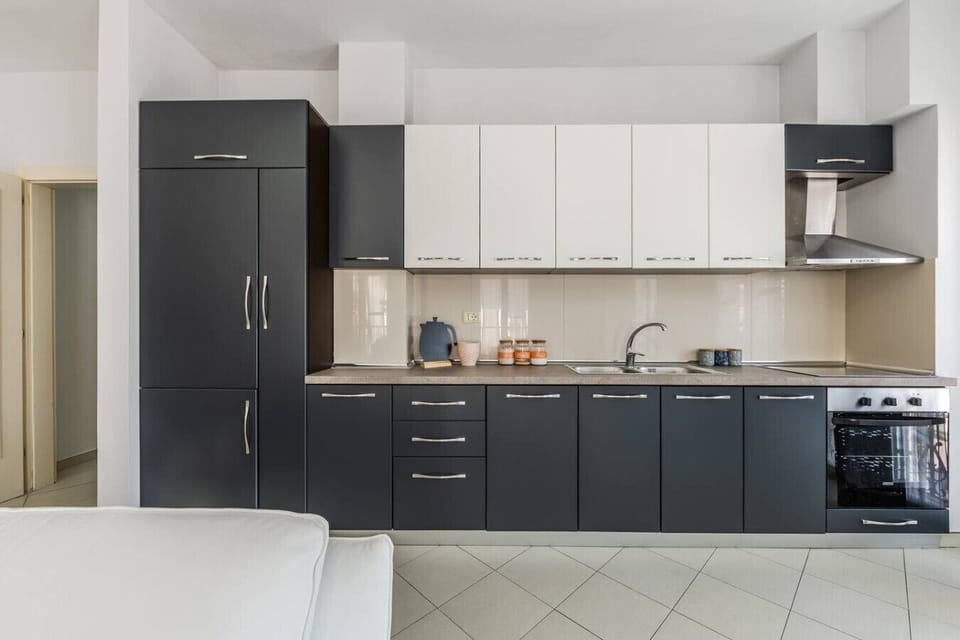 Fully-equipped kitchen