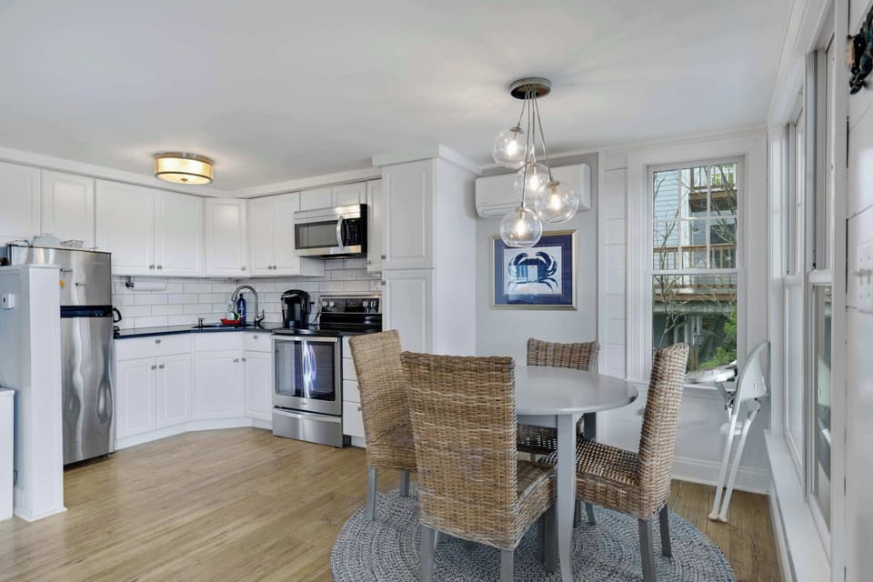 Families love the kitchen and dining area at Edgewater Cottage.